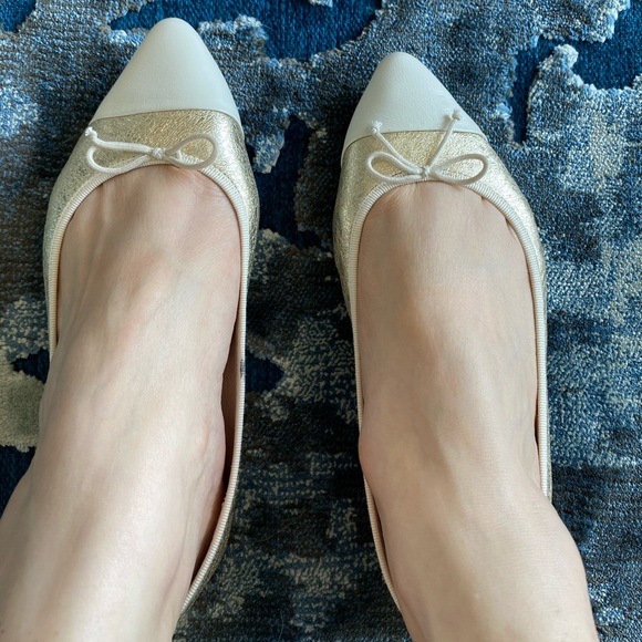 J. Crew gold metallic and cream ballet flats bow - Picture 3 of 8